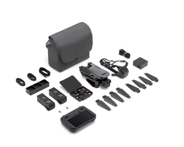 DJI Mavıc 3 Pro Cine Premium Combo