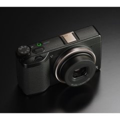 Ricoh GR III Kompakt Dijital Fotoğraf Makinesi