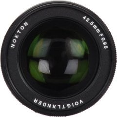Voigtlander Nokton 42.5mm f / 0.95 Lens (MFT)