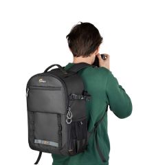 Lowepro Adventura BP 300 III Sırt Çantası (Siyah)